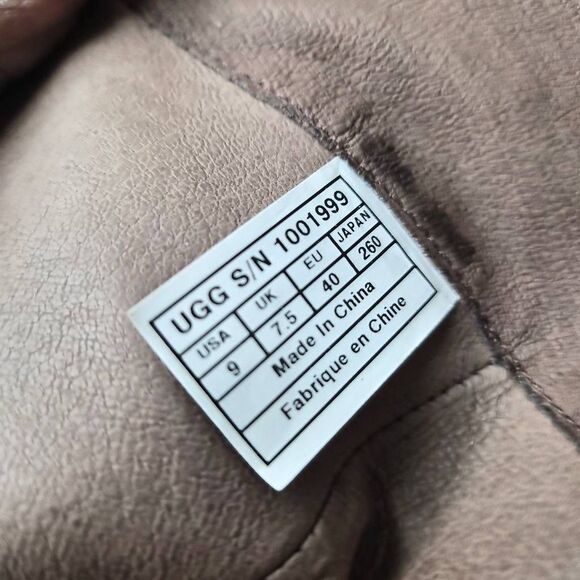 UGG - Picture 6 of 8